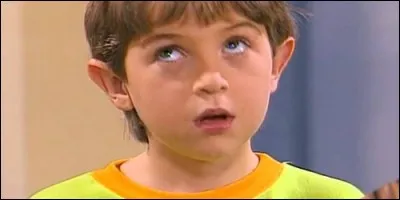 Comment se nomme le fils de la charmante extra-terrestre ?