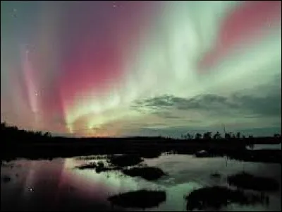 Quel est ce spectacle de lumières, enchanteur, au-dessus de l'Alaska ?