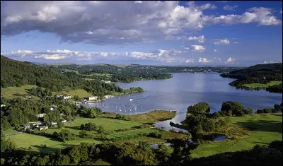 Il y aurait encore la possibilité de choisir un week-end sauvage aux alentours du lac de Windermere qui hébergerait, selon la légende, un cousin du monstre du Loch Ness :