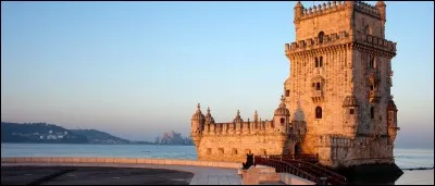 Encore une belle idée que d'aller admirer la Tour de Belèm, en passant faire une visite au Musée Fado, et découvrir le couvent des Carmes dans le quartier du Chiado :