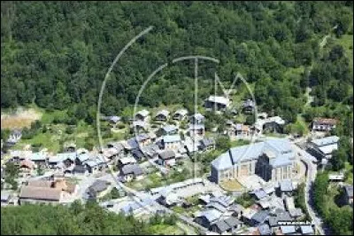 Village du parc national de la Vanoise, en amont du Doron de Bozel, Planay se situe dans l'ancienne région ...