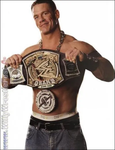 Quel est actuellement en 2009 le champion de la wwe ?
