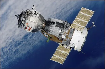 Nous vous guideront via une oreillette. Le premier code est le nom russe pour "union".