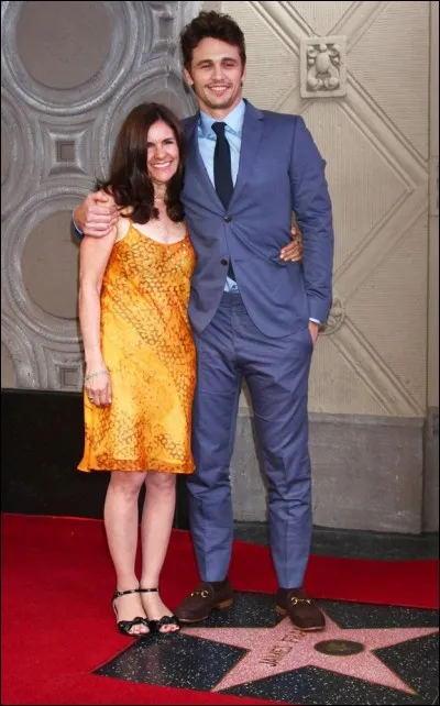 Comment s'appelle sa mère ?