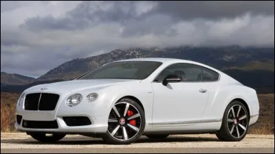 Cette voiture est une Bentley.