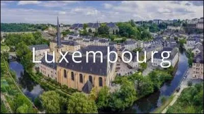 Quelles sont les trois couleurs du drapeau du Luxembourg ?