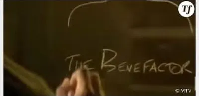 Dans la saison 4 qui est le Bienfaiteur ?