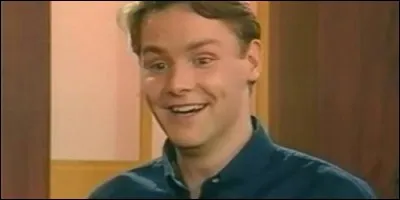 C'est une des abeilles de Lola. Il s'agit de :