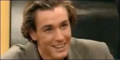 Cette abeille s'appelle :