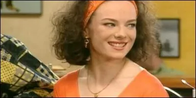 Qui vient s'installer chez Lola ?