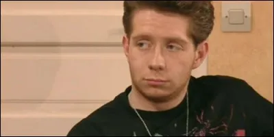 C'est le neveu du patron d'Antoine qui n'a d'yeux que pour Lola. Il s'agit de :