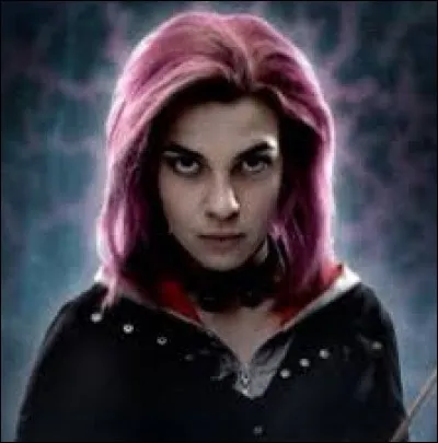 Nymphadora Tonks est une :
