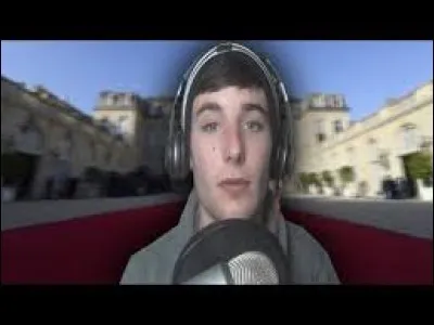 Comment s'appelle ce youtubeur Yandere Simulator ?