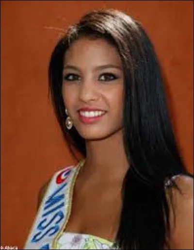 Chloé31415 : En quelle année Chloé Mortaud fut-elle Miss France ?