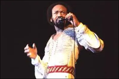 Tout le monde se souviens du tube « Let's Groove » chanté par Maurice White. Avec quel groupe ce formidable chanteur, décédé en février 2016, a-t-il remporté 6 Grammy Awards et vendu plus de 90 millions d'albums à travers le monde ?