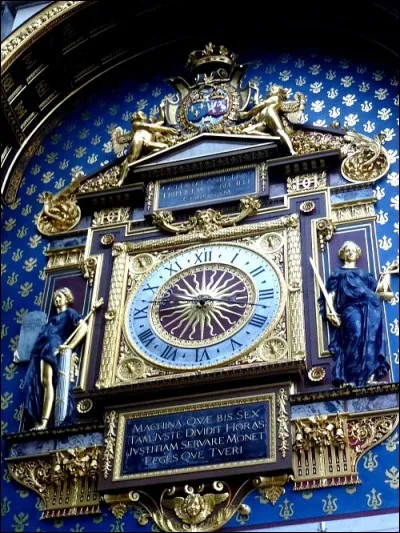 Restaurée en 2012, l'horloge du palais de Paris située Tour de l'horloge dans le 1er arrondissement est la première que la capitale ait possédée. Réalisée par Henri de Vic, sous Charles V en 1370, quelle est sa particularité pour l'époque ?
