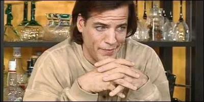 Lequel d'entre eux fait tourner la tête de ses charmantes voisines ?