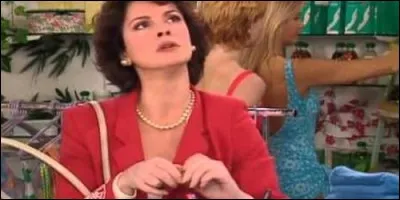 Qui est la principale cliente du photographe, de caractère très snob ?