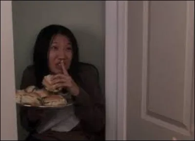 De qui Xiao-Mei est-elle la femme de ménage ?