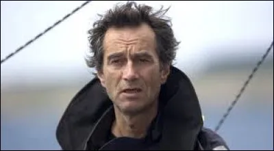 Bruno Peyron a détenu trois fois le record du tour du monde en équipage sans escale qu'on appelle...