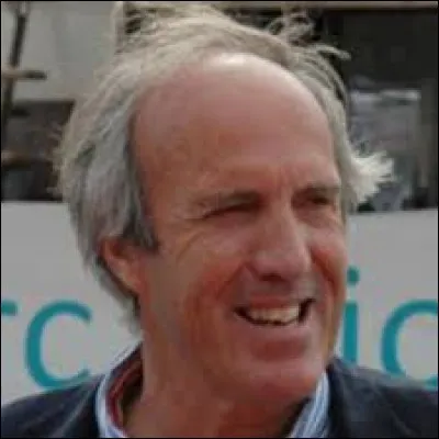 À quels navigateurs Renaud associe-t-il Marc Pajot dans sa chanson ''Dès que le vent soufflera'' ?