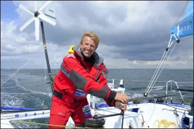 Jean-Pierre Dick a pour sponsor Virbac, le laboratoire de son père et Saint-Michel, une socièté de Saint-Michel-Chef-Chef (Sir ! Yes sir ! ) qui produit...