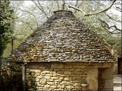 De quoi ce toit est-il recouvert ?