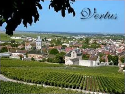 Ville de l'ancienne région Champagne-Ardenne, au sud de la Côte des blancs, Vertus se trouve dans le département ...