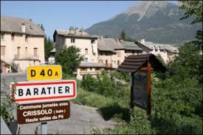 Nous commençons notre balade à Baratier. Commune des Hautes-Alpes, elle se situe en région ...