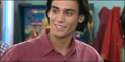 Ce jeune homme se prénomme :