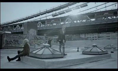 Quel est le titre de ce clip ?