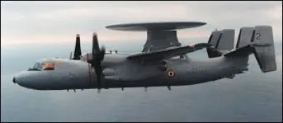 Combien y a-t-il de E2C Hawkeye sur le Charles de Gaulle ?