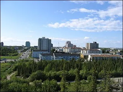 Dans quel pays se situe Yellowknife ?