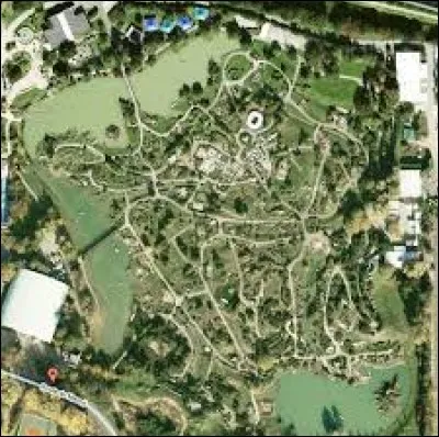 Quelle société a installé ces attractions ?