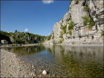 Beaune est une commune située en Vendée.