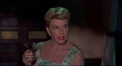 Elle est aux côtés de James Stewart dans"l'homme qui en savait trop", où elle interprète elle-même "Que sera sera" . De qui s'agit-il ?