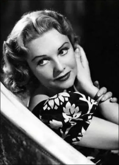 Elle tourne, en 1935 et 36, deux films avec Hitchcock. Dans les "trente-neuf marches", son personnage de Pamela représente la première des "blondes hitchcockiennes". De quelle actrice s'agit-il ?