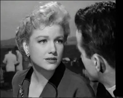 Elle n'avait pas été choisie pour "Rebecca". Elle est Ruth Grandfort dans "la loi du silence". Quelle est cette actrice ?