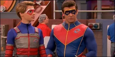 Dans "Henry Danger", avec qui va faire équipe Henry ?