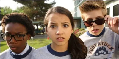 Comment se nomment le meilleurs amis de C.J dans "100 choses à faire avant le lycée" ?