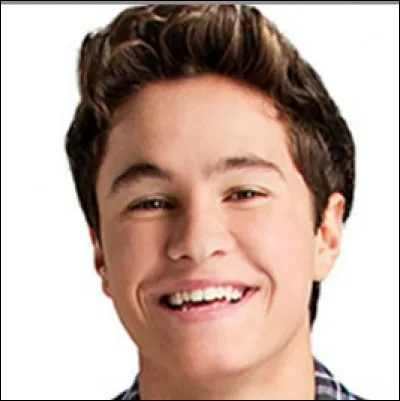 Avec qui Simon est-il sorti pour oublier Luna ?