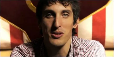 Comment se nomme cet animateur ?