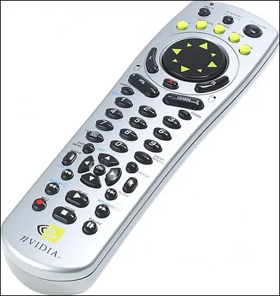 Dans un épisode, une télécommande est jetée, par qui ?