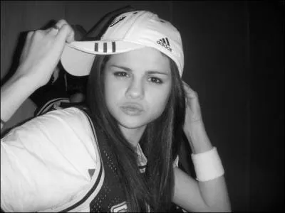 Dans quelle sie joue-t-elle ?