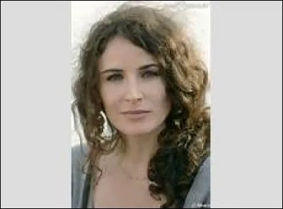 Comment se pr&eacute;nomme la compagne de Ch&eacute;rif ?