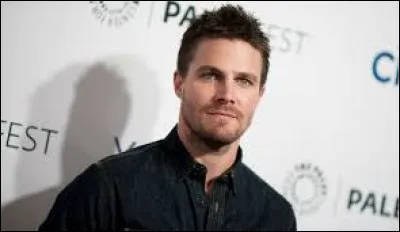 Qui est Robbie Amell pour lui ?