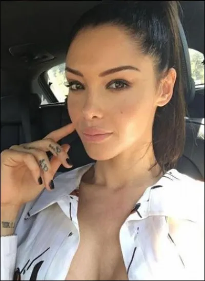 Qui a écrit une chanson pour elle ?