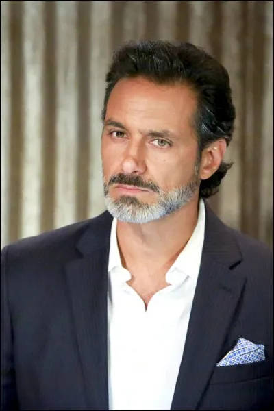 Emilio Valverde est amoureux de...