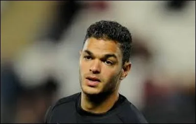 Comment s'appelle ce joueur de foot ?