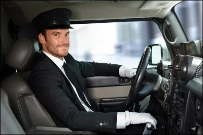 Quand un chauffeur est champion, il appuie sur quoi (dans la chanson) ?